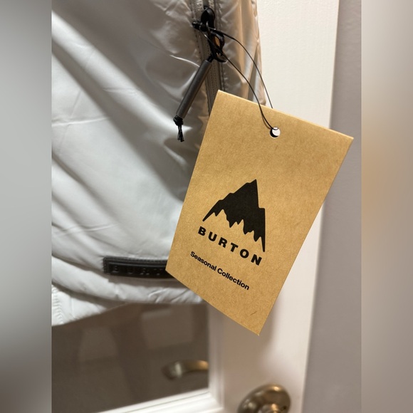 NWT Women's Burton Carbonate Insulated Vest - Picture 7 of 16